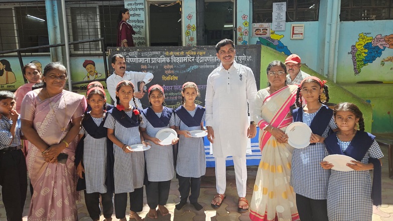 25,000 Students Receive Meal Plates on MLA Shankar Jagtap’s Birthday