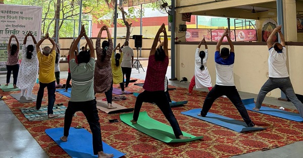 Free Yoga Demonstration Held at Mohan Nagar