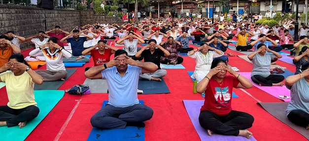 Grand Yoga Camp Held at Rajmata Jijau Udyan on International Yoga Day