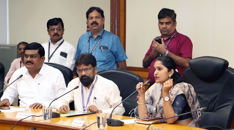 PCMC Standing Committee Pays Tribute to Moshi Tragedy Victims