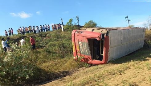 ST Bus Accident on Supe Road; Sunetra Pawar Directs Prompt Treatment for Injured Students