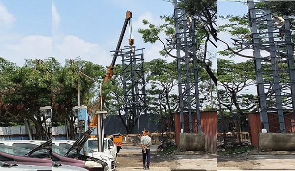 PCMC Cracks Down on Unauthorised Advertising Boards