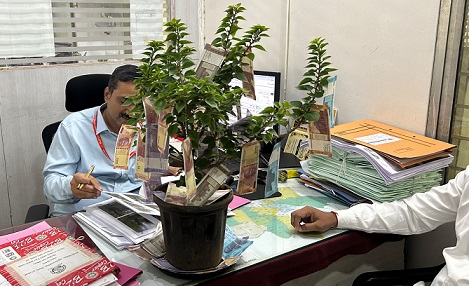 AAP Youth Wing Protests Over Felling of 52 Trees Near PCMC Headquarters