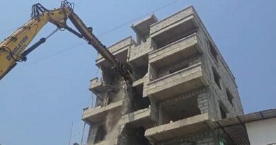 Seven Floors Up, PCMC Wakes Up