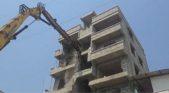 Seven Floors Up, PCMC Wakes Up