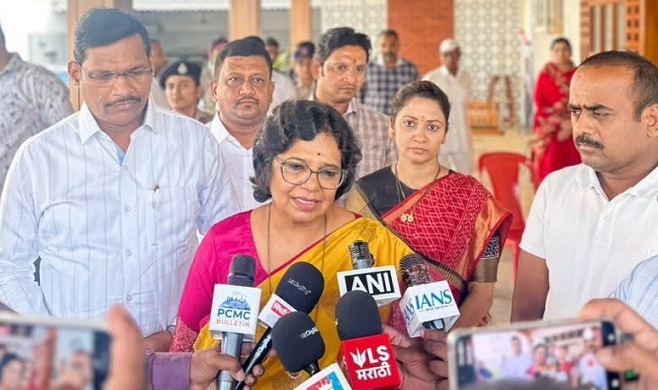 NCW Chief Vijaya Rahatkar Meets Shilpa Gaware’s Family, Assures Strict Action