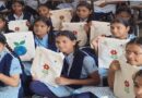 160 Students Paint Cloth Bags to Promote Plastic-Free India