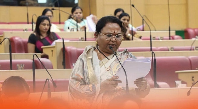 Anuradha Gorhe Seeks Nana Patekar’s Name for PCMC Hall